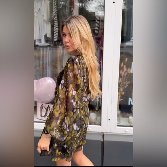 ZARA BLOGGERS’ FAVORITE PRINTED DRESS ZW COLLECTION - Picture 3 of 16